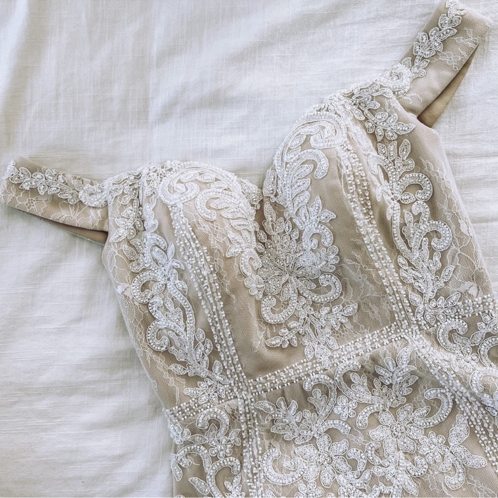 Nwot Luxe Promised Love White Beaded Lace Off-The-Shoulder Maxi Dress
